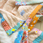 * ラプセニ *　74cm×97cm　パッチワークと6重ガーゼのガーゼケット　タオルケット　ベビーおくるみ　ひざ掛け