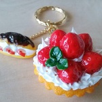 Ｃｕｔｅ♡ホイップたっぷりのイチゴタルト＆ーイチゴエクレアーホルダー