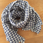 ビーズ刺繍のショートストール