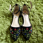 【全サイズ再入荷☆】お花刺繍とスワロフスキーの乙女パンプス