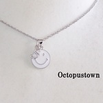 爆笑戦隊スマイルレンジャーと選べるイニシャルチャームのネックレス（シルバーカラー）