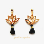 小さな蓮とタッセルのピアス【イヤリング等変更可】