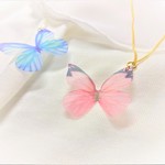 ふわふわ布の蝶々ネックレス（ピンクアナベル）