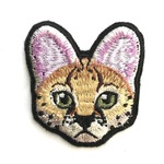 サーバルの刺繍ブローチ