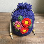 🉐🉐450円→350円に下げました   👛デージーのお花を貼り付けました。平置きサイズ幅16㎝ 深さ14㎝の小物入れ  ポーチ
