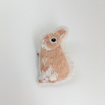 うさぎ 刺繍ブローチ  ベージュ