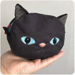 手刺繍  ネコ顔ポーチ