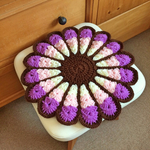 レトロでカラフルなお花円座　   wlpp