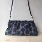 サークル刺繍のショルダーバッグ 　27cmサイズ