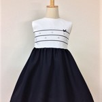 120サイズ　　白×紺　清楚なワンピース　