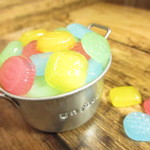珍しい再販です♪　こぼれドロップ缶♪