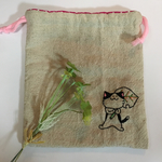 ねこ刺繍の巾着袋