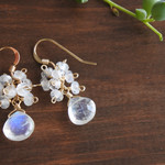 ホワイトラブラドライトのピアス