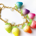 虹色いちごのバッグチャーム