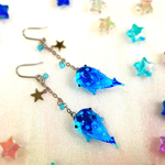 青い海のジンベイザメピアス