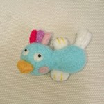 しあわせの青い鳥🐦   の羊毛フエルトの ブローチ  