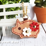 【再販・新色】レザー ブタさんのバッグチャーム・赤（本革）