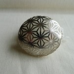 帯留め　銀彩麻の葉模様