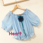 夏❣️綺麗な水色、お袖ふっくら、ふっくらブラウス、コサージュ付き💖可愛いブラウスに手作りコサージュを。❣️❣️
