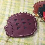 ハリネズミの革コインケース ワイン