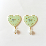 green 押し花のパール ピアス