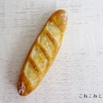 フランスパンのブローチ