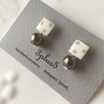 ドットのピアス コットンパールキャッチ White