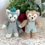 ぬいぐるみバッジ　ダッフィー＆ジェラトーニ　緑チェックサロペット