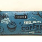 ブルックリンカフェ　ラミネートスリムペンケース　ブルー