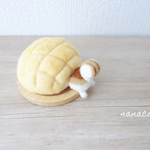 メロンパンが好きすぎてつっこんだリスさんのピンクッション