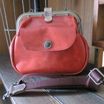 受注販売ハンドメイド☆牛革ガマ口車掌さんバックポケット付き♪。