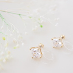 一粒キュービックジルコニア♡　6mm　樹脂ノンホールピアス（イヤリング）