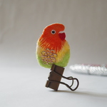ボタンインコ刺繍ブローチ　