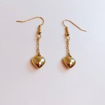 ゆらゆらゴールドハートのピアス/イヤリング❤️