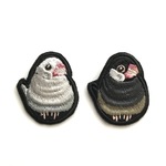 文鳥の刺繍ブローチ