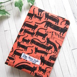 ＜ＮＥＷ＞ブックカバー（猫フェス・レッド）【送料込】