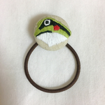 カエルの手刺繍ヘアゴム