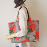 ＜送料込＞yuarinoさま　ご予約品／トートバック(いちご)