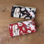 口金長財布／アリス＜ブラック・レッド＞