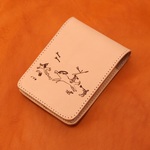 世界にたったひとつ　レザーメモホルダー　名入れ　メッセージ　子供の作品をレーザー彫刻します。