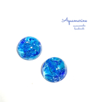 きらめくブルーのドーム型ピアス aquamarine