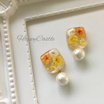 コットンパールとかすみ草のタイルピアス（オレンジ）
