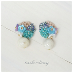 bouquet＊ビーズとベルフラワーのピアス/揺れるドイツ製アクリルパール