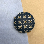 小花柄刺繍のブローチ
