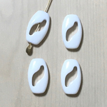 VINTAGE CURVE OVAL WHITE ACRYL BEADS