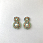 ビーズ刺繍ピアス