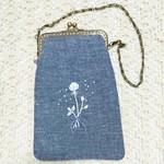 【送料無料】白いバラの刺繍がま口 スマホポーチ 
