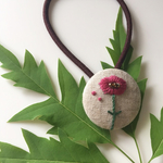 送料無料●刺繍のくるみぼたん。ヘアゴム。27ミリ