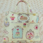 バッグインバッグ　スイーツ柄（オフホワイト）
