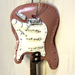本革ギター型キーカバー(Fenderモデル2)
